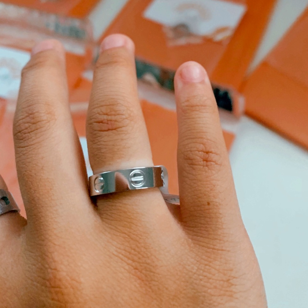 Boutique ring